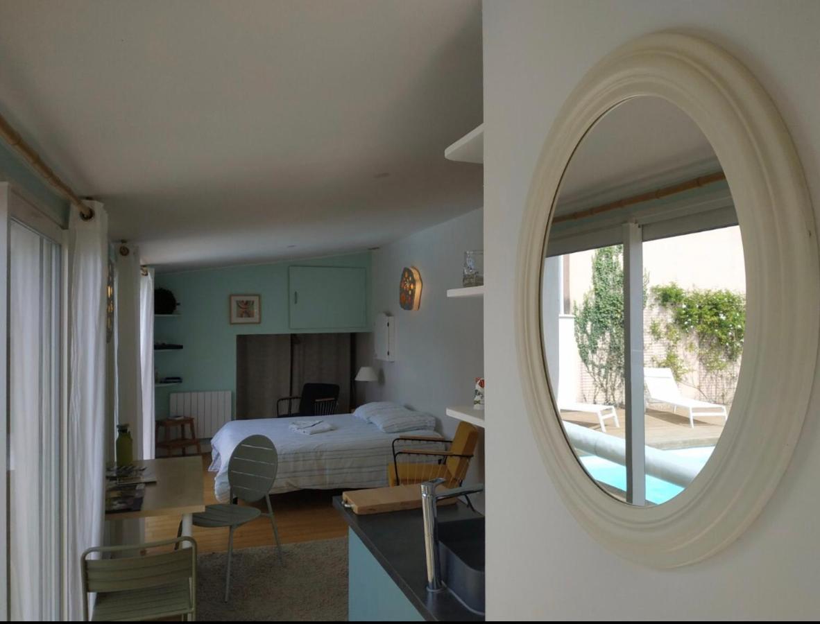 Chambre Studio Independante Au Calme Vue Sur Piscine Teyran Luaran gambar